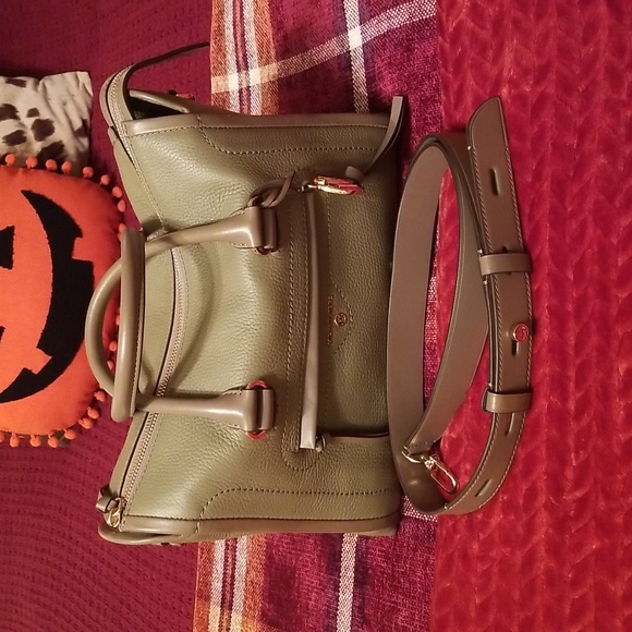 Michael Kors Handbags - Michael Kors bag